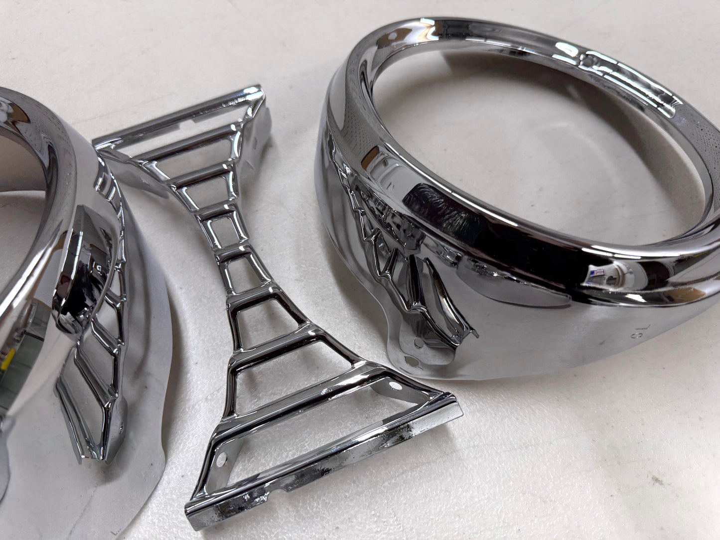 [ORIGINAL OEM RESTORED] 1961 CHEVY IMPALA / FULL SIZE HEADLIGHT HEADLAMP BEZELS with MOLDING DIVIDER SET 1PAIR / CHROME FINISH