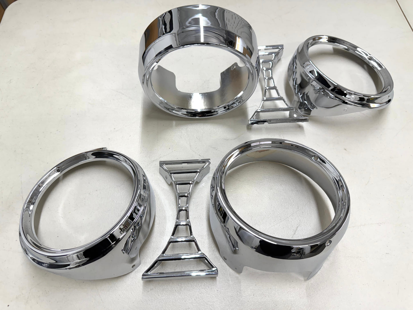 [ORIGINAL OEM RESTORED] 1961 CHEVY IMPALA / FULL SIZE HEADLIGHT HEADLAMP BEZELS with MOLDING DIVIDER SET 1PAIR / CHROME FINISH