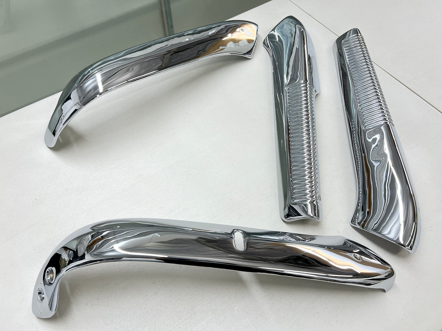 1961-1962 CHEVY IMPALA FRONT BENCH SEAT TRIMS , SHELLS 4PC / CHROME FINISH [GM ORIGINAL OEM RESTORED]