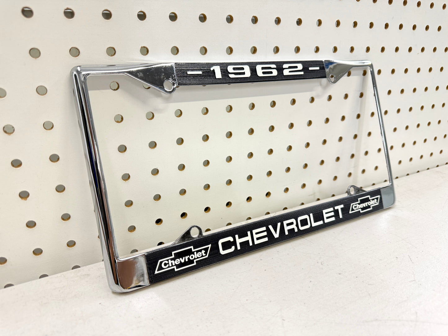 1962 CHEVY CHEVROLET GM LICENSED VINTAGE FRONT REAR LICENSE PLATE HOLDER RETAINER FRAME WITH DUAL BOWTIE LOGOS