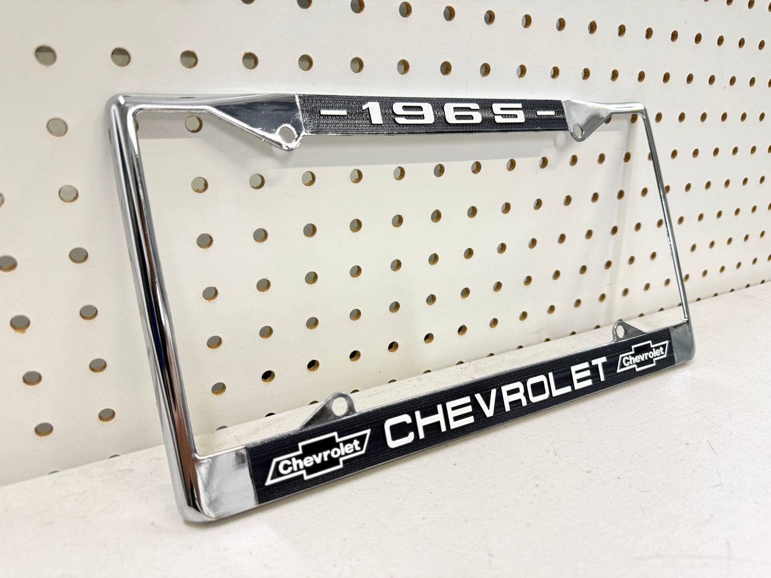 1965 CHEVY CHEVROLET GM LICENSED VINTAGE FRONT REAR LICENSE PLATE HOLDER RETAINER FRAME WITH DUAL BOWTIE LOGOS