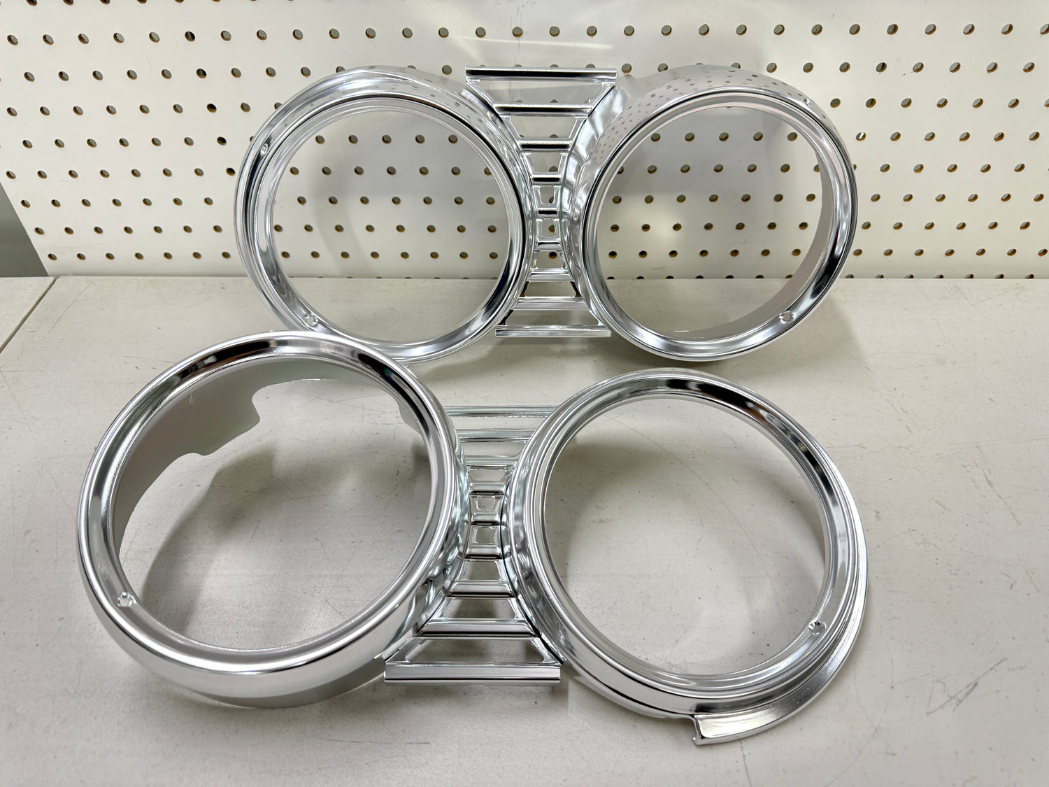 1961 CHEVY IMPALA / FULL SIZE HEADLIGHT HEADLAMP BEZELS with MOLDING DIVIDER SET 1PAIR / NEW