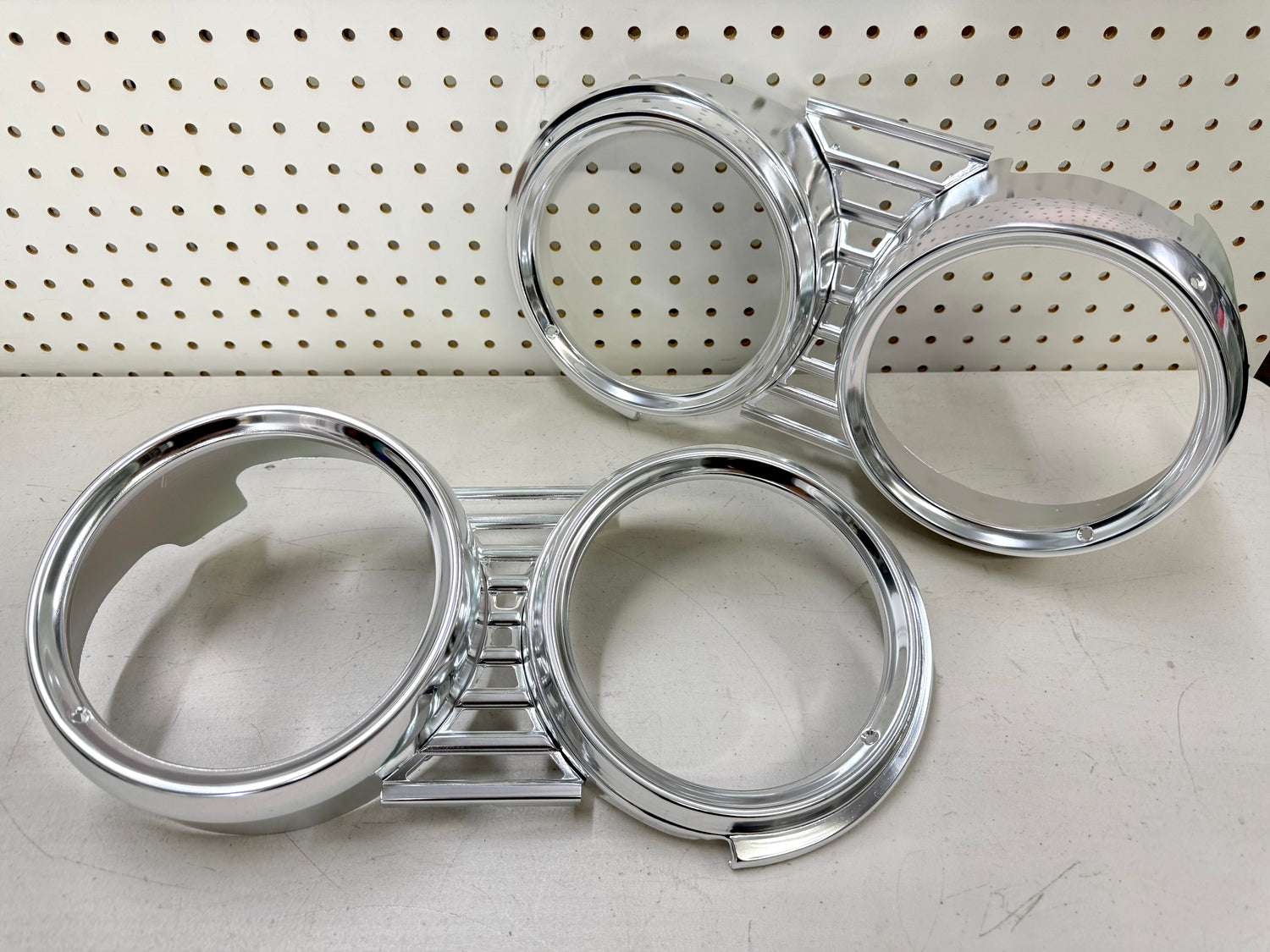 1961 CHEVY IMPALA / FULL SIZE HEADLIGHT HEADLAMP BEZELS with MOLDING DIVIDER SET 1PAIR / NEW