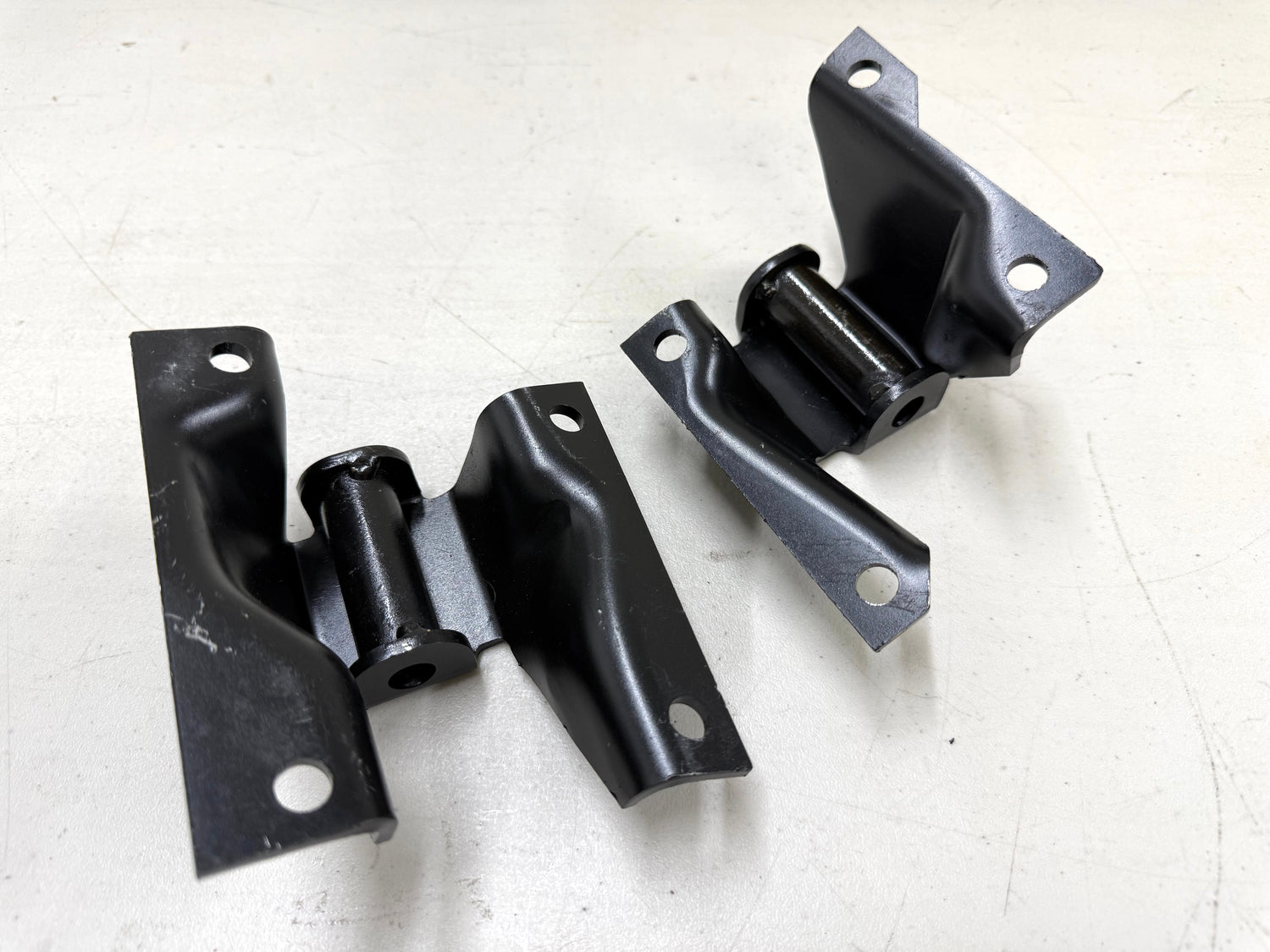1958-64 CHEVY IMPALA BELAIR BISCAYNE V8 ENGINE FRAME MOUNTS (PAIR) / [NEW]