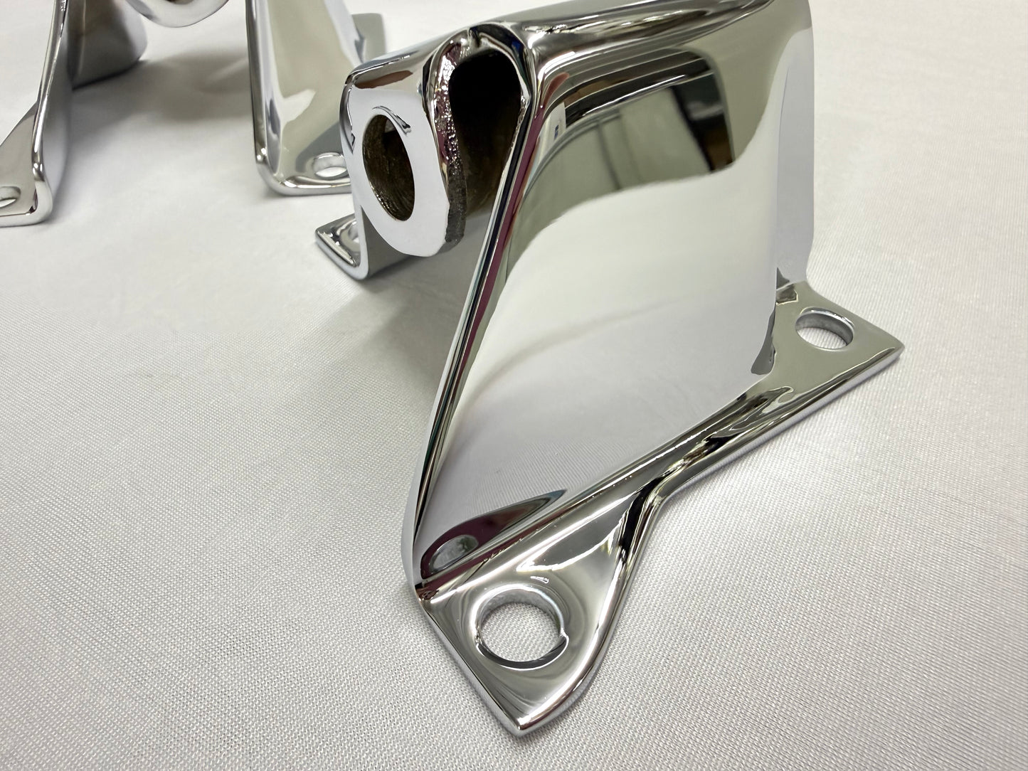 [ORIGINAL OEM RESTORED] 1958-64 CHEVY IMPALA BELAIR BISCAYNE V8 283, 327 ENGINE FRAME MOUNTS (PAIR) / TRIPLE CHROME FINISH