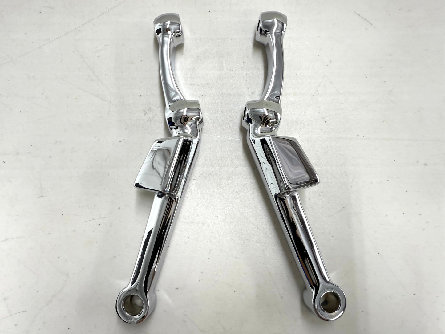 1955-57 CHEVY BEL AIR / FULL SIZE DRUM BRAKE SPINDLE STEERING ARM KNUCKLES (PAIR) / SHOW CHROME FINISH [NEW]