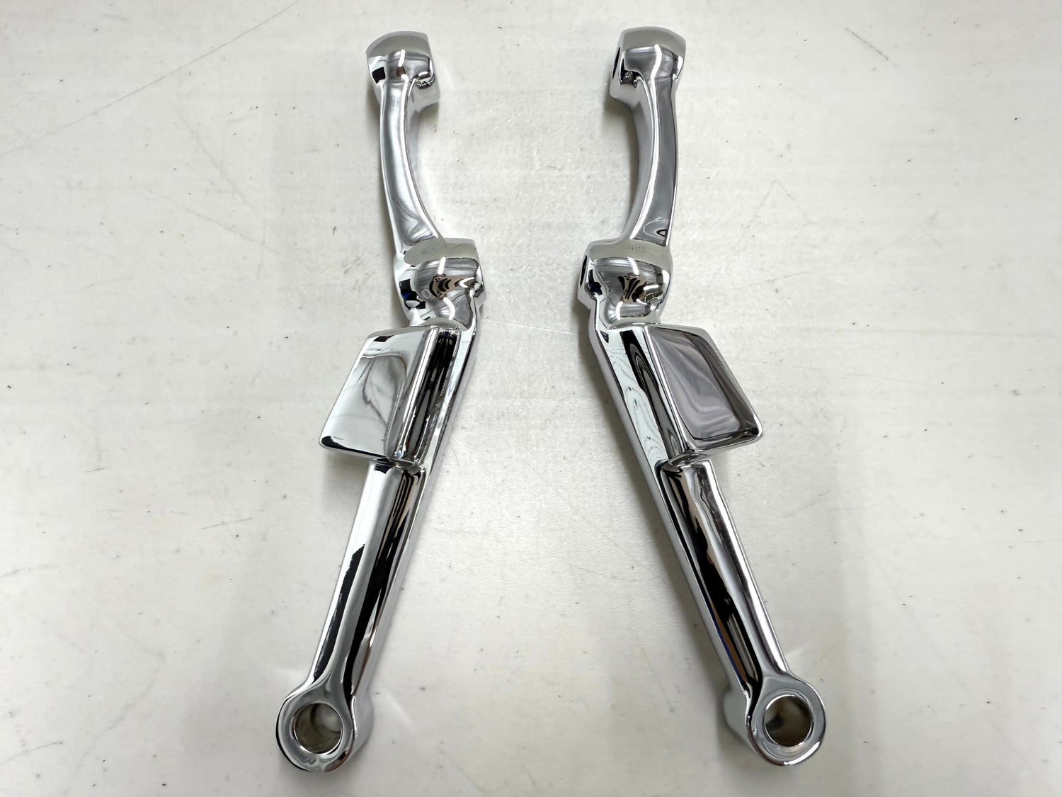1955-57 CHEVY BEL AIR / FULL SIZE DRUM BRAKE SPINDLE STEERING ARM KNUCKLES (PAIR) / SHOW CHROME FINISH [NEW]