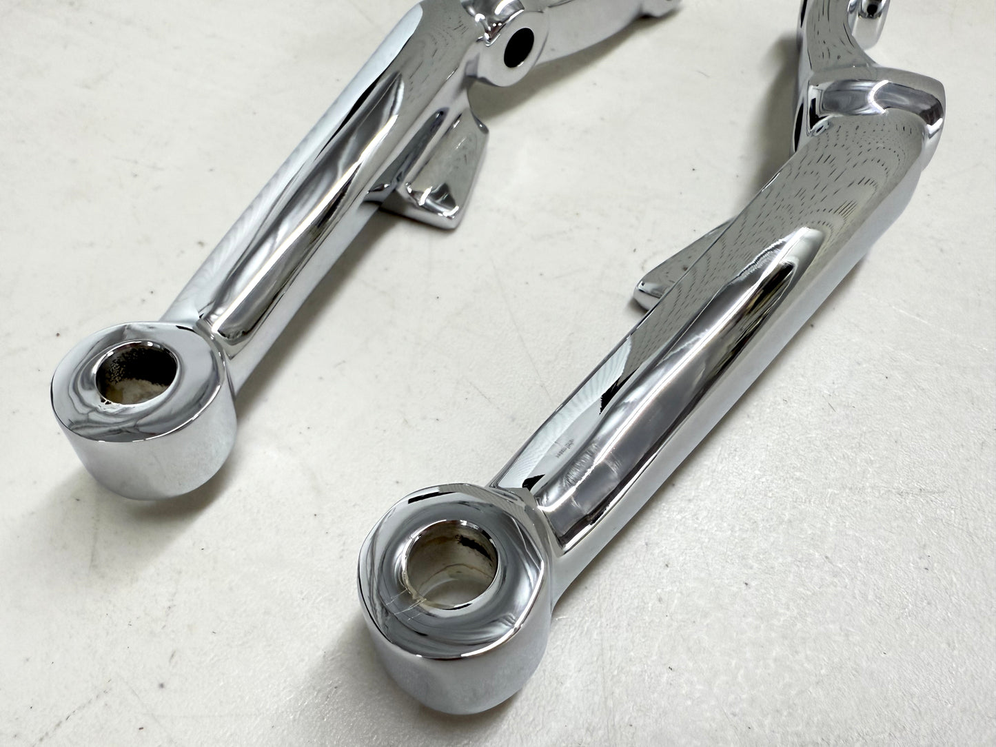 1955-57 CHEVY BEL AIR / FULL SIZE DRUM BRAKE SPINDLE STEERING ARM KNUCKLES (PAIR) / SHOW CHROME FINISH [NEW]