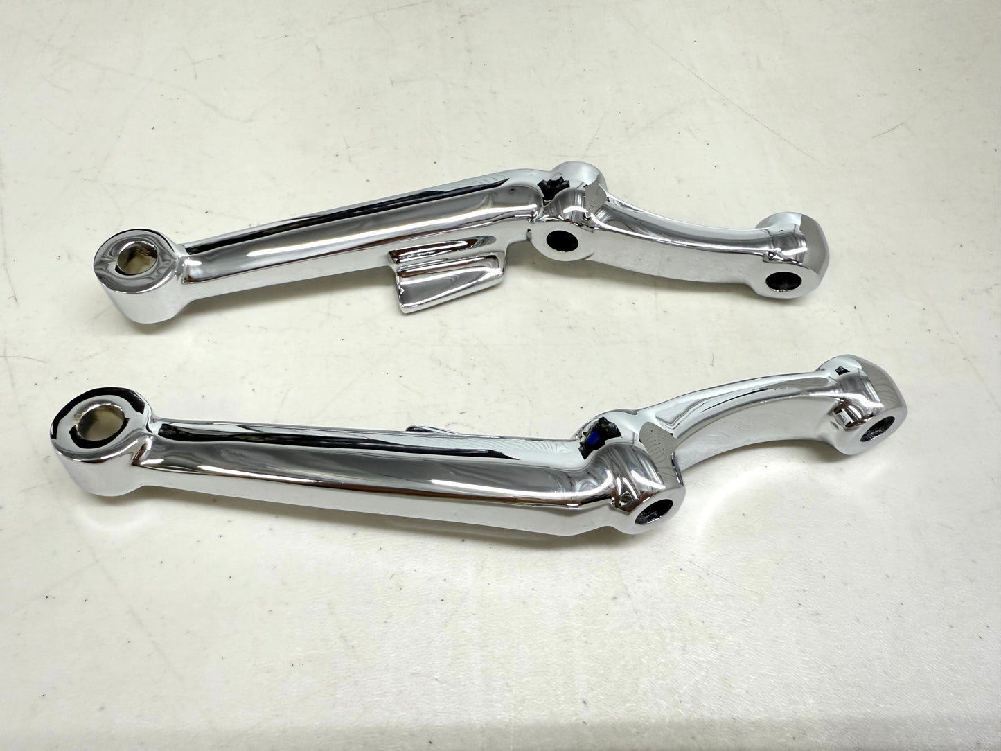 1955-57 CHEVY BEL AIR / FULL SIZE DRUM BRAKE SPINDLE STEERING ARM KNUCKLES (PAIR) / SHOW CHROME FINISH [NEW]
