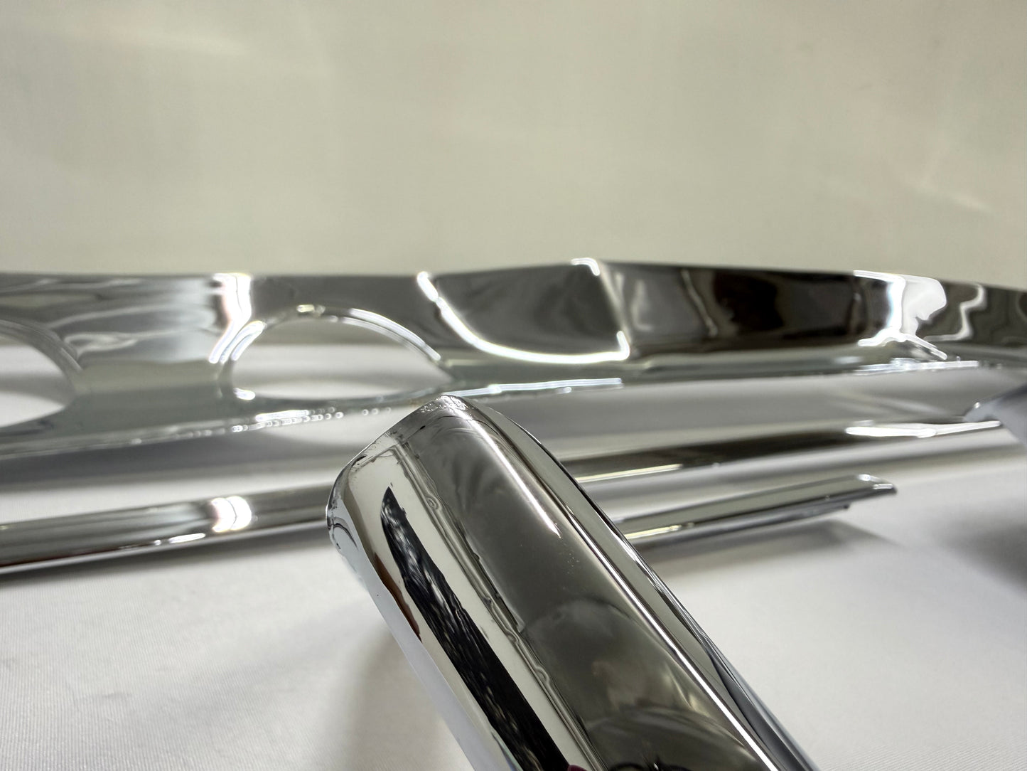 [ORIGINAL OEM RESTORED] 1963 CHEVY IMPALA REAR TRUNK LID PANEL , TAILLIGHT COVE TRIM INSERTS 3PC & TRUNK UPPER LOWER CORNER MOLDINGS TRIMS 4PC COMPLETE SET / TRIPLE CHROME FINISH