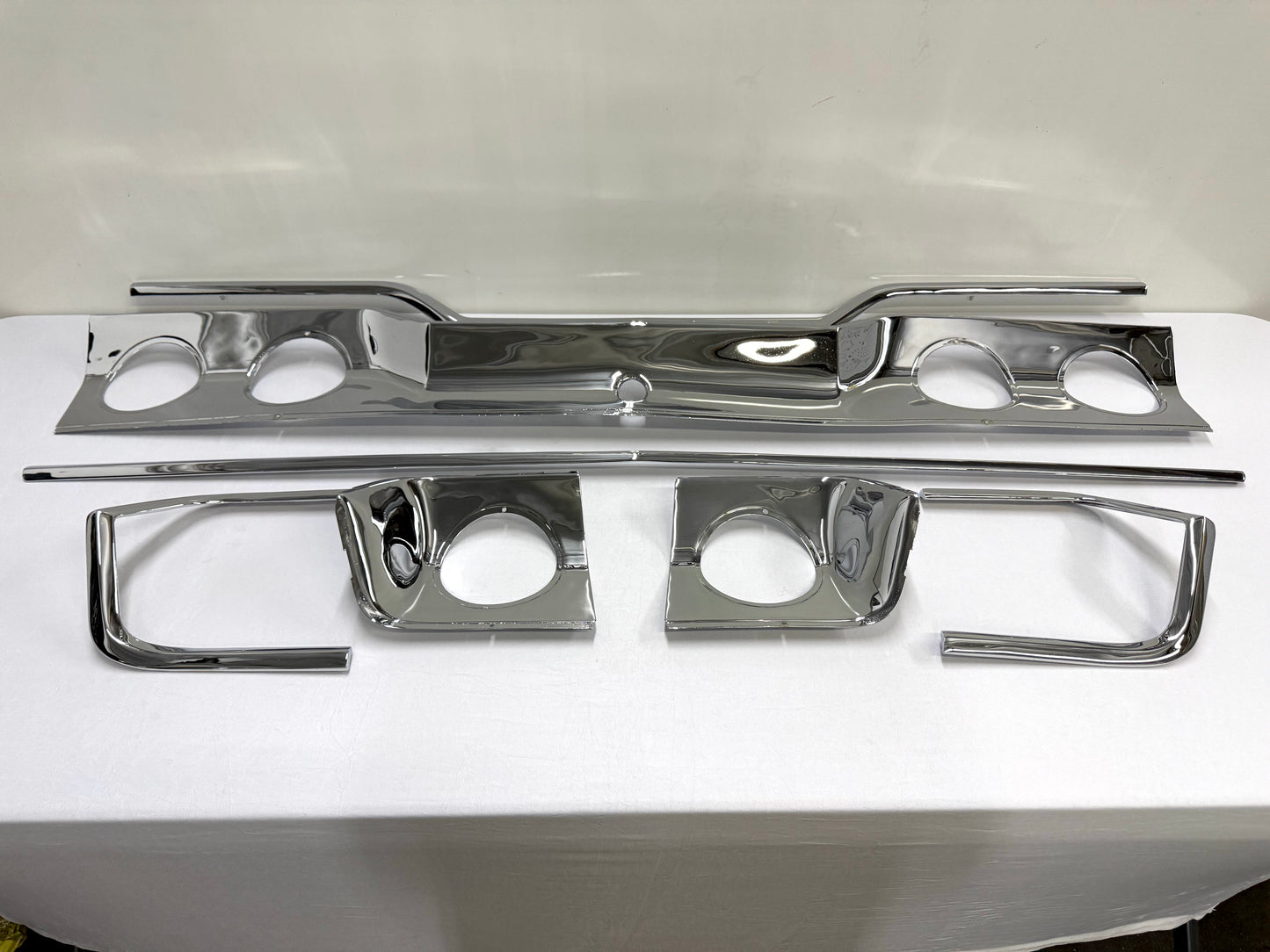 [ORIGINAL OEM RESTORED] 1963 CHEVY IMPALA REAR TRUNK LID PANEL , TAILLIGHT COVE TRIM INSERTS 3PC & TRUNK UPPER LOWER CORNER MOLDINGS TRIMS 4PC COMPLETE SET / TRIPLE CHROME FINISH