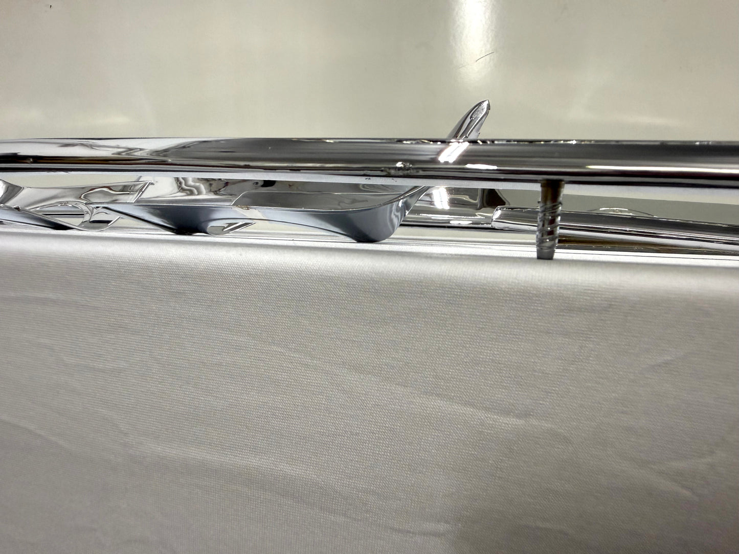 [ORIGINAL OEM RESTORED] 1963 CHEVY IMPALA REAR TRUNK LID PANEL , TAILLIGHT COVE TRIM INSERTS 3PC & TRUNK UPPER LOWER CORNER MOLDINGS TRIMS 4PC COMPLETE SET / TRIPLE CHROME FINISH