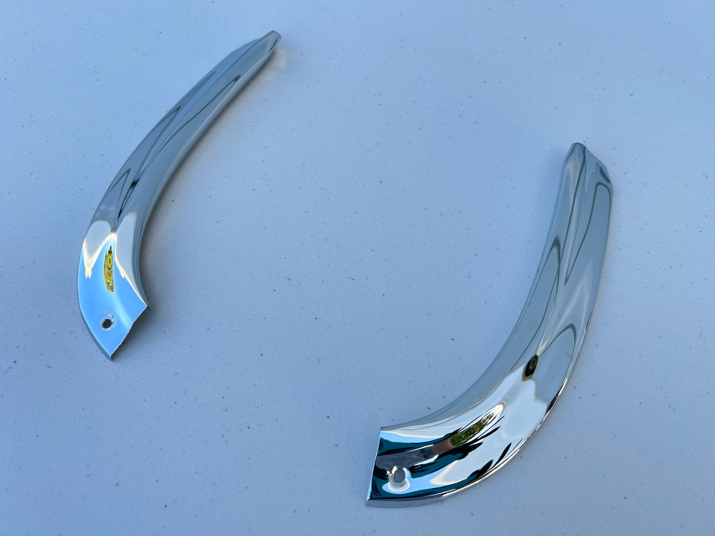 1963 CHEVY IMPALA FULL-SIZE BELAIR BISCAYNE LOWER EYEBROW MOLDINGS PAIR / CHROME FINISH [NEW]