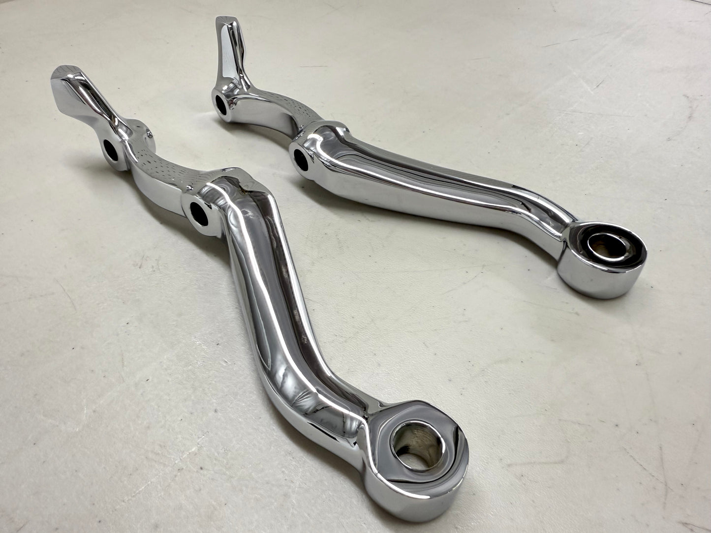1959-64 CHEVY IMPALA BELAIR BISCAYNE DRUM BRAKE SPINDLE STEERING ARM KNUCKLES (PAIR) / SHOW CHROME FINISH [NEW]