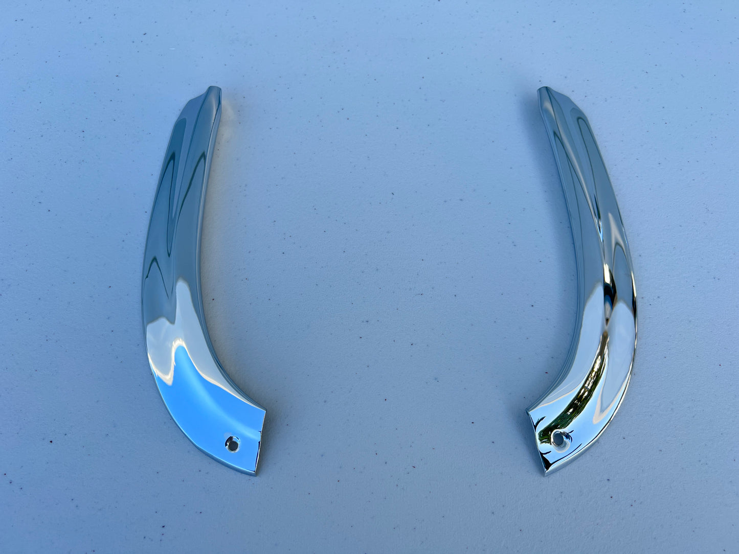 1963 CHEVY IMPALA FULL-SIZE BELAIR BISCAYNE LOWER EYEBROW MOLDINGS PAIR / CHROME FINISH [NEW]