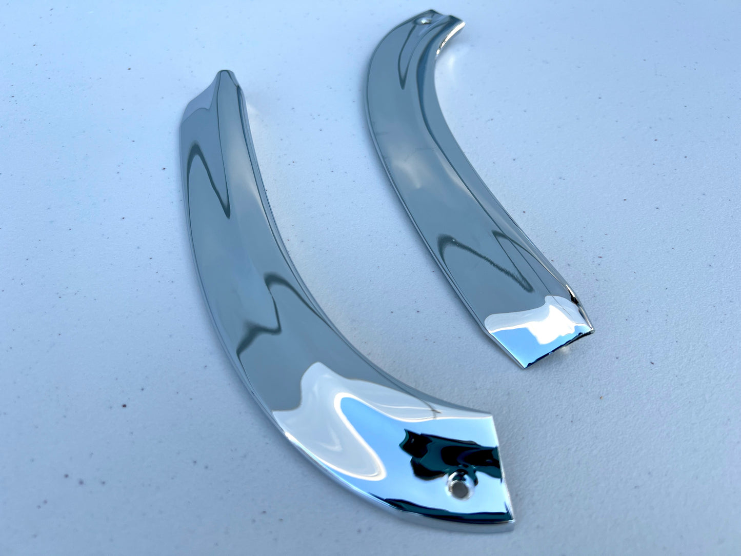 1963 CHEVY IMPALA FULL-SIZE BELAIR BISCAYNE LOWER EYEBROW MOLDINGS PAIR / CHROME FINISH [NEW]