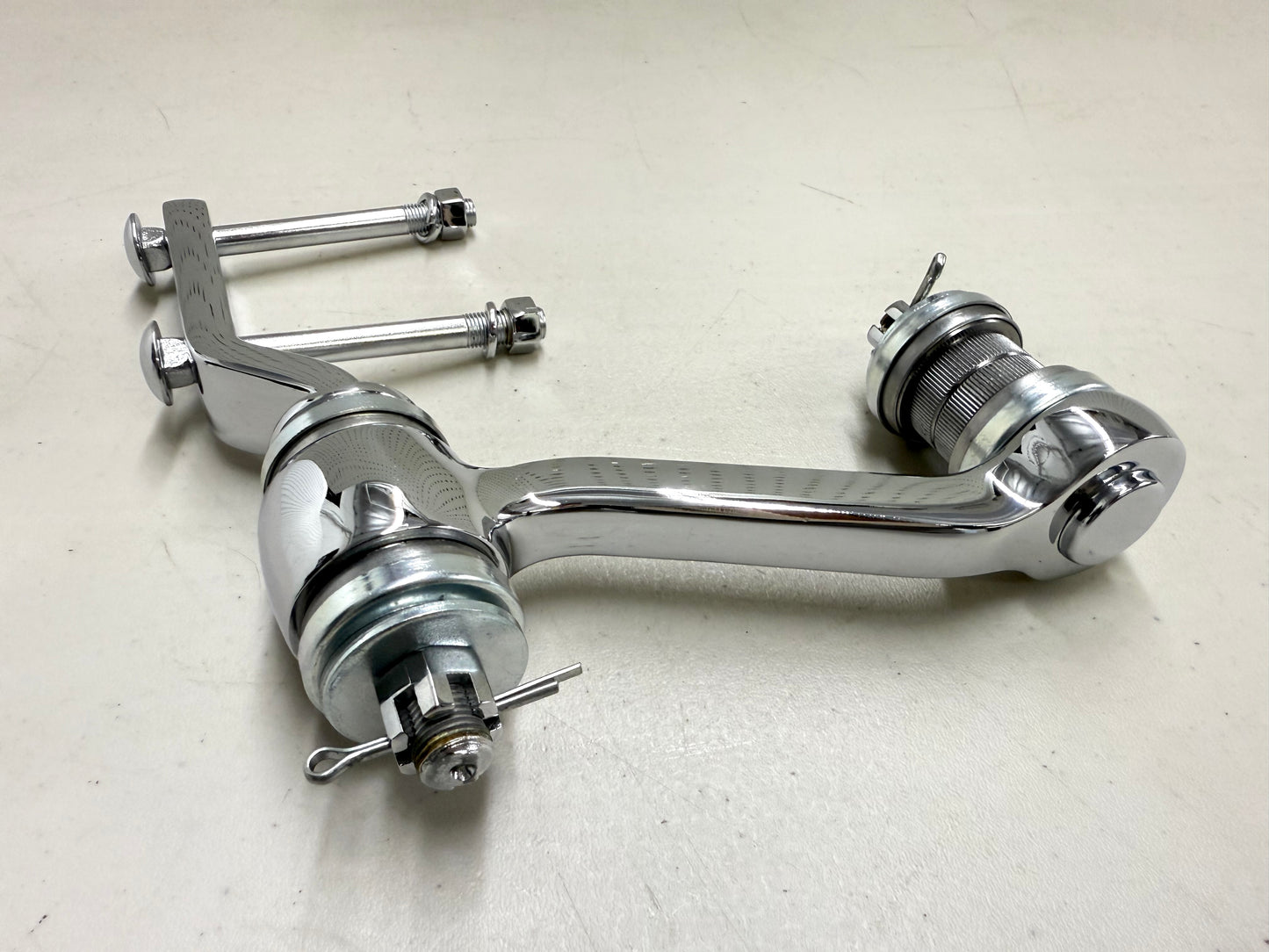 1955-57 GM CHEVY BEL AIR / FULL SIZE PREMIUM HEAVY DUTY IDLER ARM WITH UPGRADED BEARING CONVERSION / SHOW CHROME FINISH