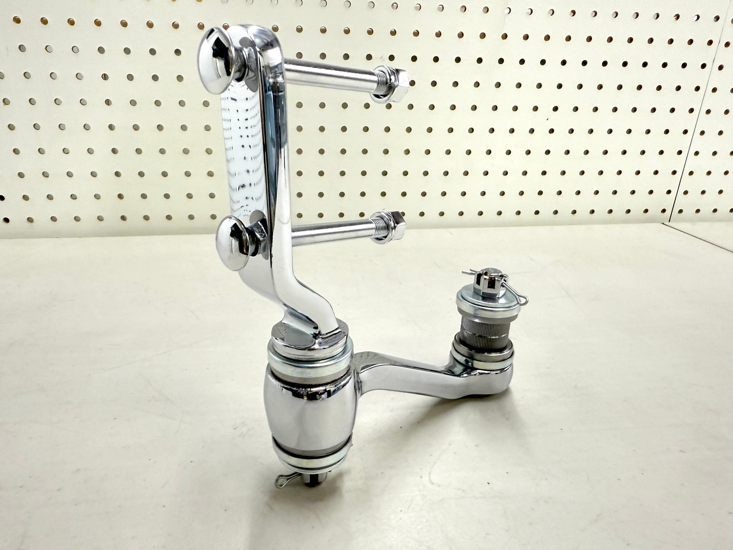 1955-57 GM CHEVY BEL AIR / FULL SIZE PREMIUM HEAVY DUTY IDLER ARM WITH UPGRADED BEARING CONVERSION / SHOW CHROME FINISH