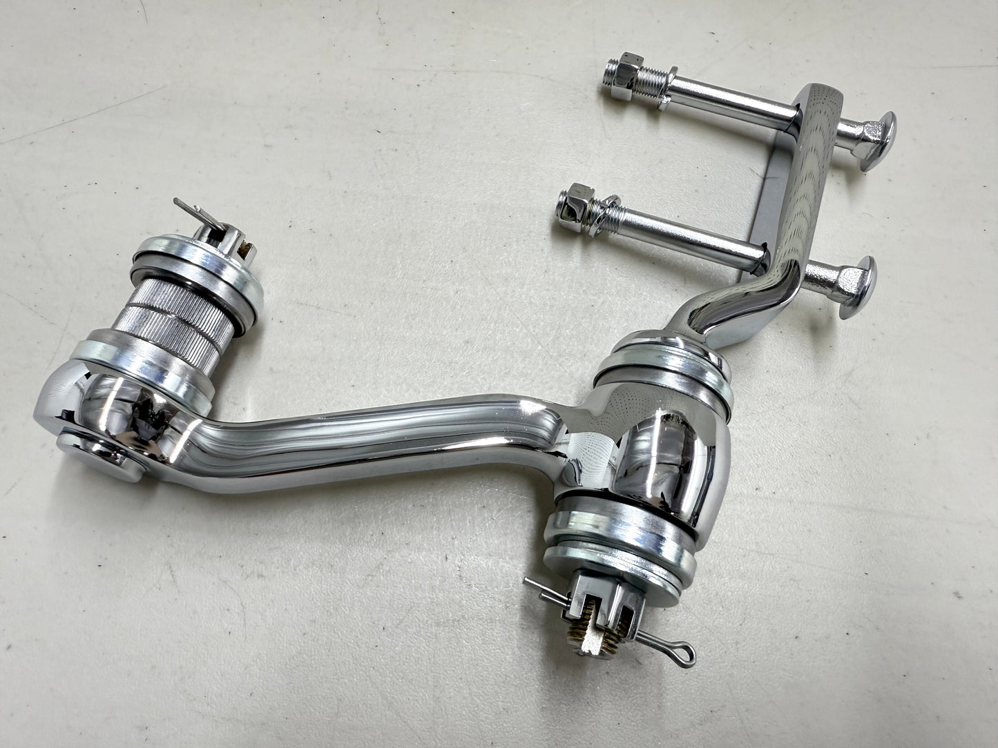 1955-57 GM CHEVY BEL AIR / FULL SIZE PREMIUM HEAVY DUTY IDLER ARM WITH UPGRADED BEARING CONVERSION / SHOW CHROME FINISH