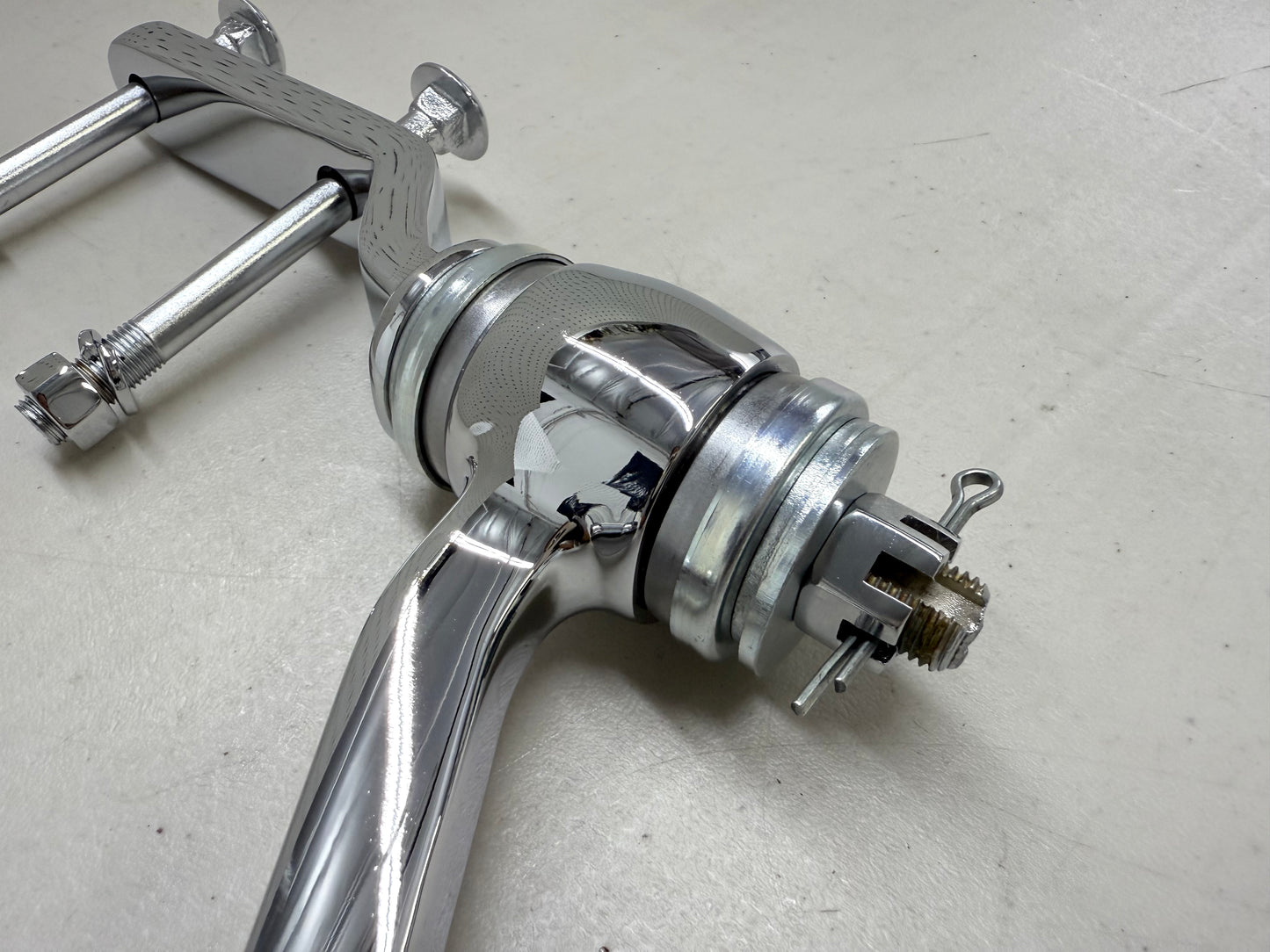1955-57 GM CHEVY BEL AIR / FULL SIZE PREMIUM HEAVY DUTY IDLER ARM WITH UPGRADED BEARING CONVERSION / SHOW CHROME FINISH