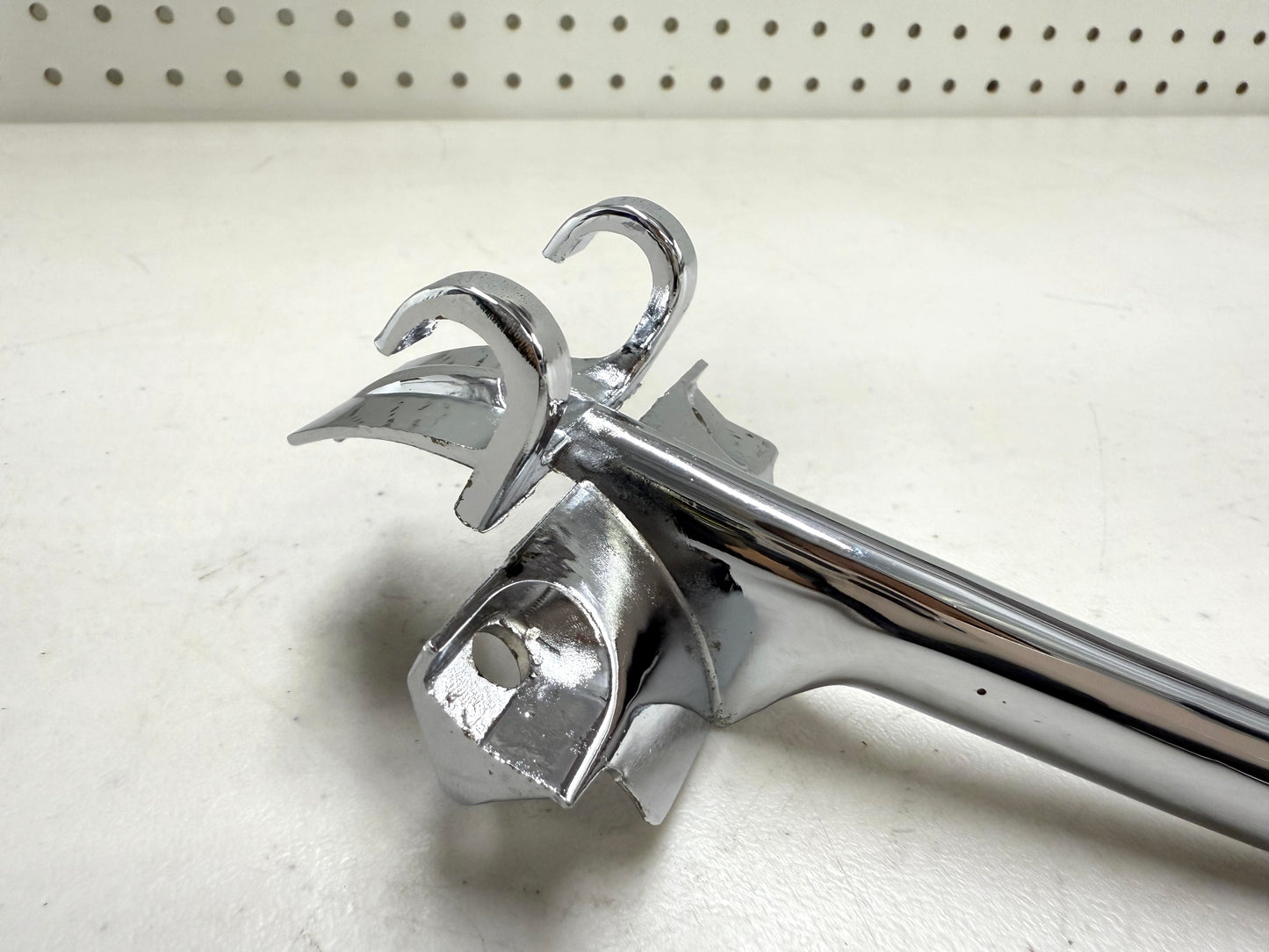 1961-1962 CHEVY IMPALA CONVERTIBLE CHROME INTERIOR REAR VIEW MIRROR BRACKET [NEW]