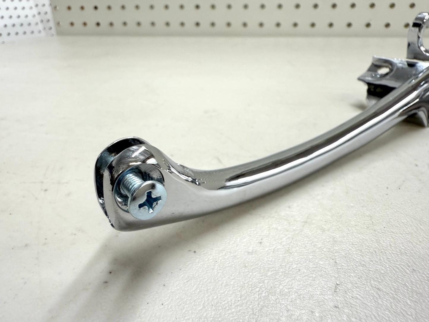 1961-1962 CHEVY IMPALA CONVERTIBLE CHROME INTERIOR REAR VIEW MIRROR BRACKET [NEW]