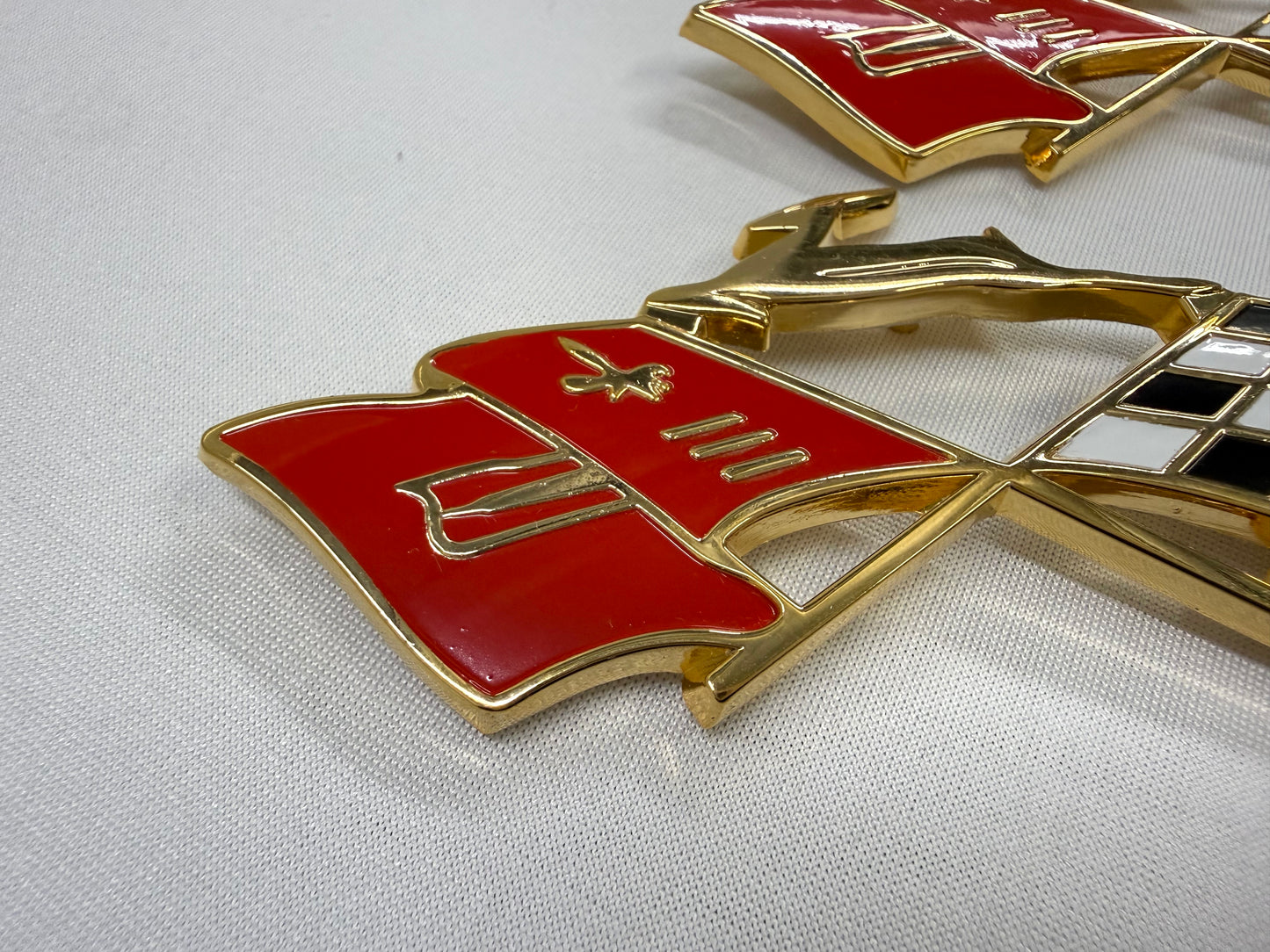 1959 CHEVROLET CHEVY IMPALA REAR QUARTER PANEL GOLD CROSS FLAGS DEER EMBLEM 1PAIR [NEW]