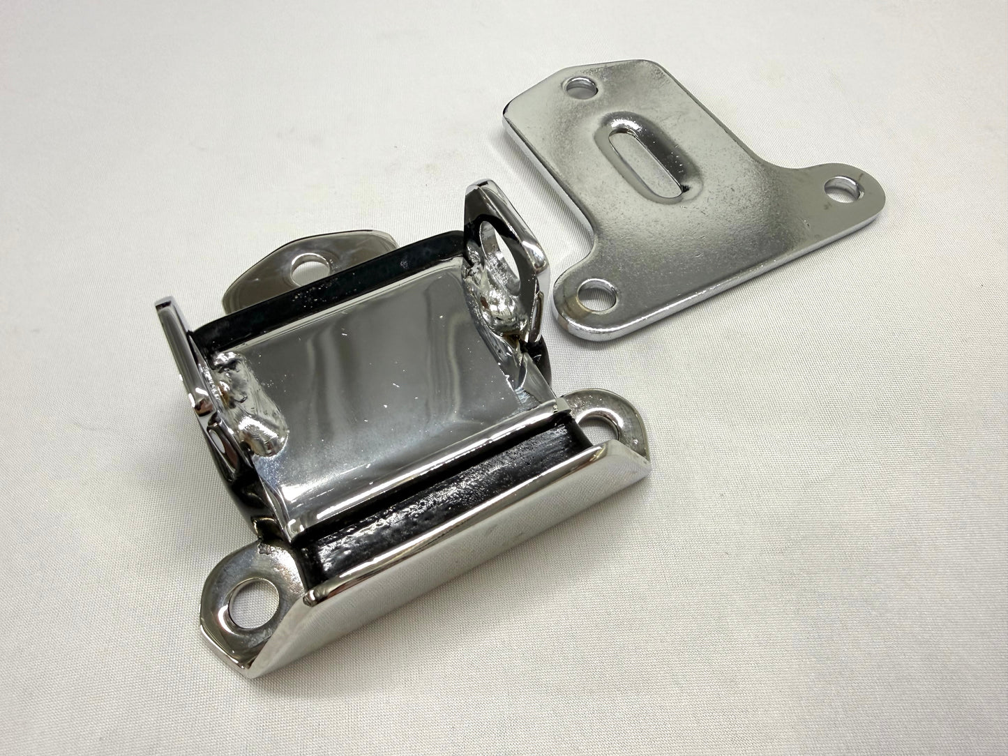 HEAVY DUTY ENGINE MOTOR MOUNT (SMALL BLOCK & BIG BLOCK CHEVY SBC 283 305 327 350 BB 383 400 396 427 454) / IMPORT CHROME 1PC
