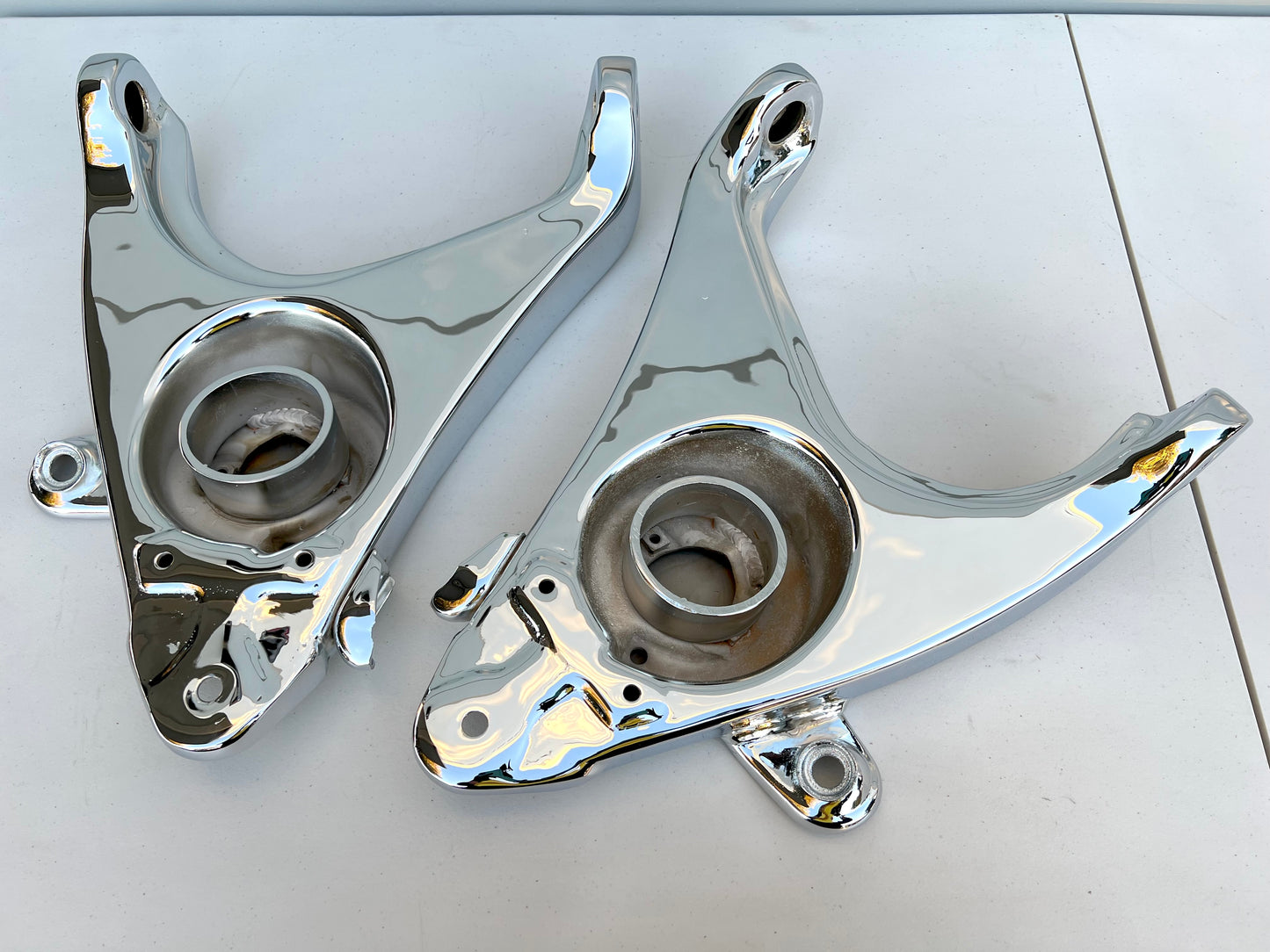 1958-1964 CHEVY IMPALA LOWER CONTROL ARMS REINFORCED AND MOLD with SADDLES (ARMS ONLY) 1PAIR [ORIGINAL / OEM] [CHROME FINISH]