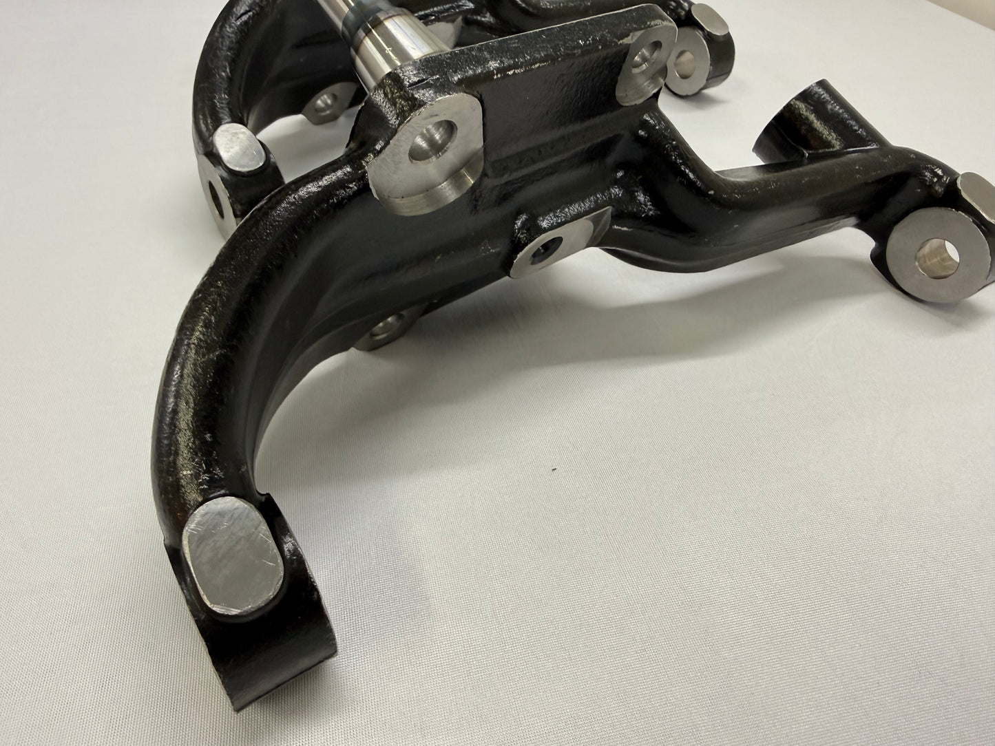 1955-1957 CHEVROLET CHEVY BEL AIR NOMAD 210 150 TRI FIVE DRUM BRAKE SPINDLES (PAIR) / RAW FINISH [NEW]