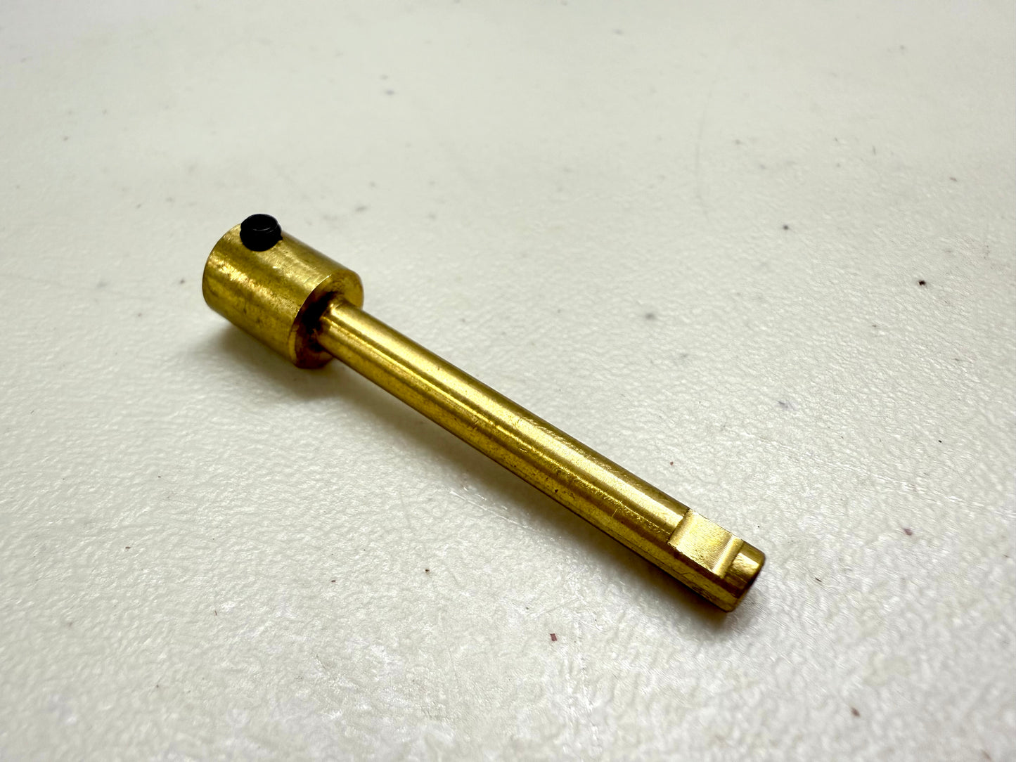 1961-1962 CHEVROLET IMPALA BEL AIR BISCAYNE NOMAD PARKWOOD BROOKWOOD KINGSWOOD 2DR CONVERTIBLE AND WAGON TAILGATE WINDOW SHAFT EXTENSION W/FACTORY AIR 1PC [NEW]
