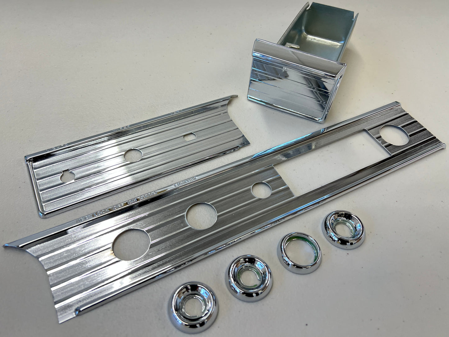 1963 CHEVROLET IMPALA BEL AIR BISCAYNE , FULL-SIZE PASSENGER CAR DASH TRIM MOLDING FASCIA (FACIA) CHROME COMPLETE SET with ASH TRAY and BEZELS [NEW] [CHROME FINISH]