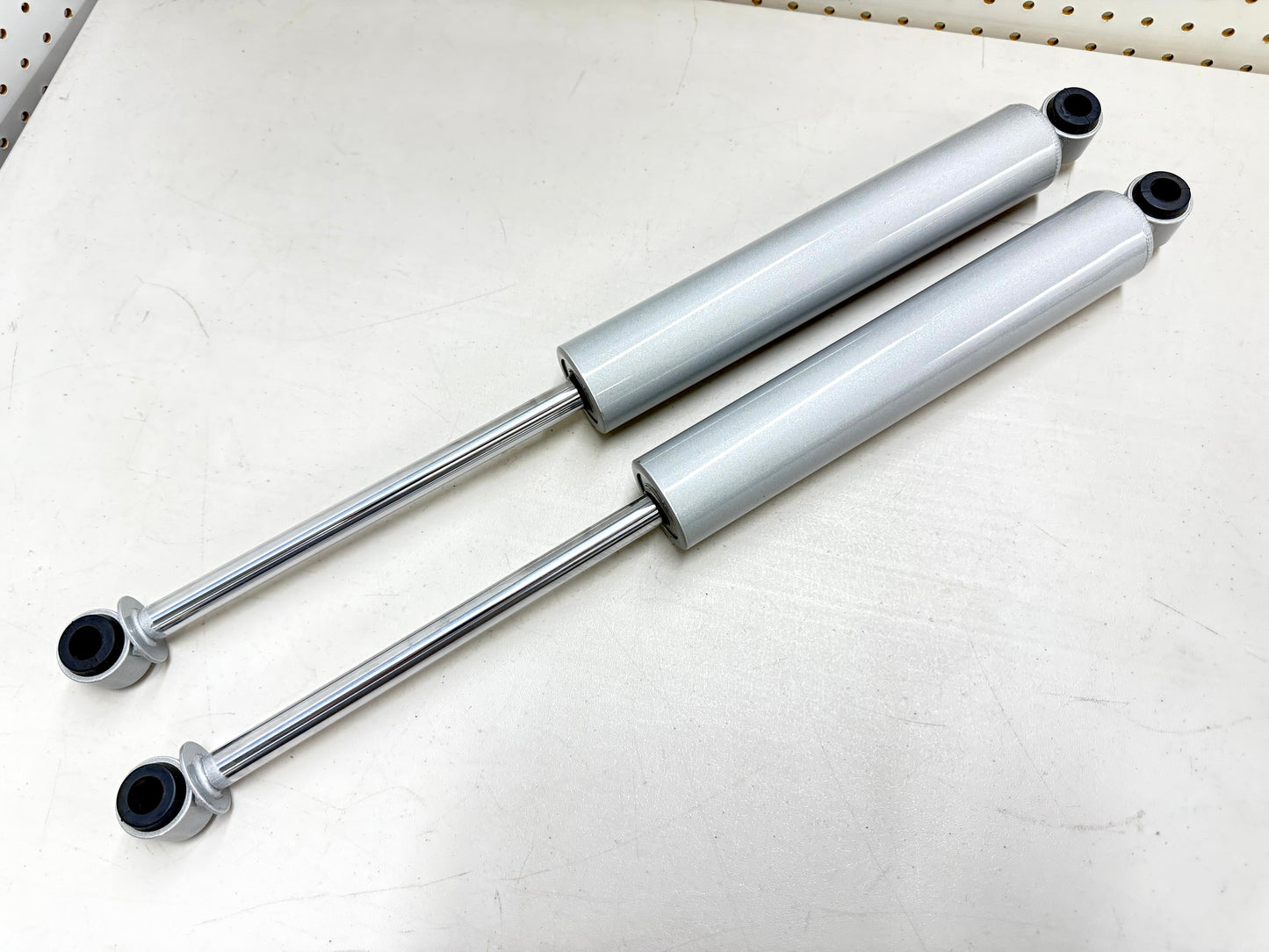 1958-1970 CHEVY IMPALA HEAVY DUTY EXTEND REAR SHOCK ABSORBERS 1PAIR / SILVER (EXTEND 24INCH)