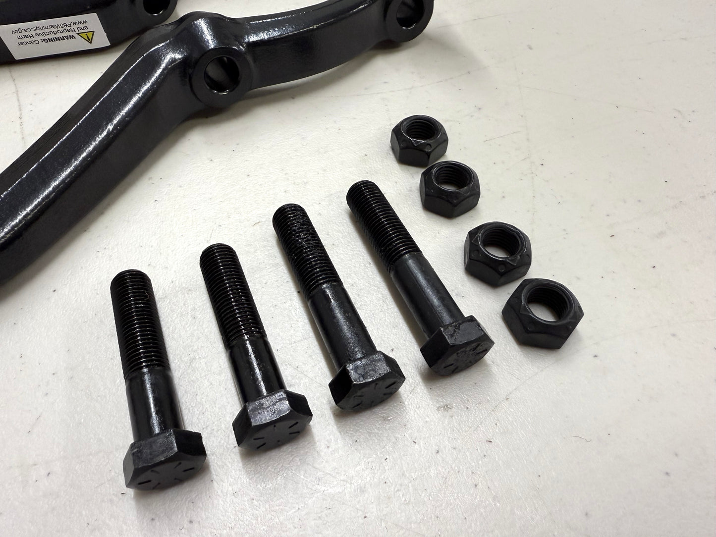 1959-64 CHEVY IMPALA BELAIR DRUM BRAKE SPINDLE STEERING ARM KNUCKLES (PAIR) / BLACK POWDERCOAT FINISH [NEW]