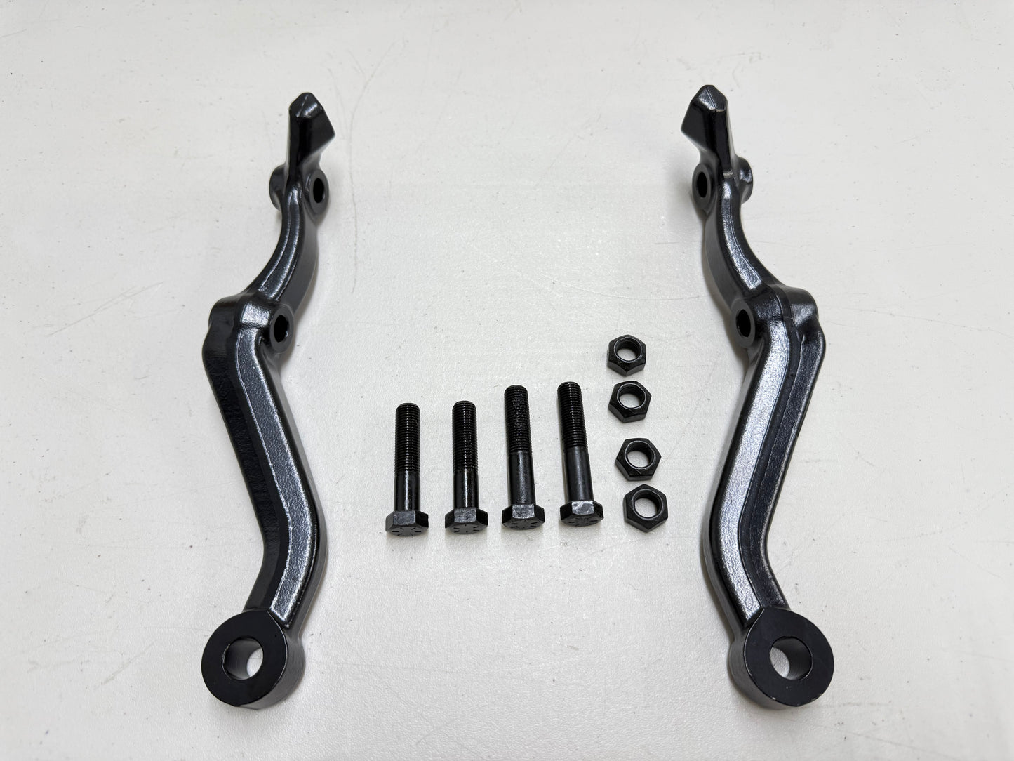 1959-64 CHEVY IMPALA BELAIR DRUM BRAKE SPINDLE STEERING ARM KNUCKLES (PAIR) / BLACK POWDERCOAT FINISH [NEW]