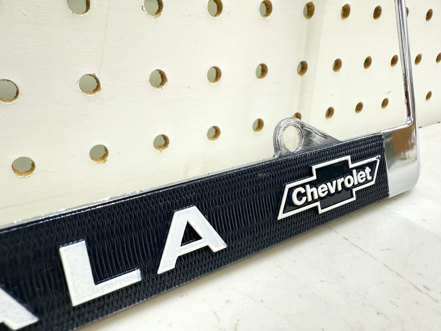 1958 CHEVY IMPALA GM LICENSED VINTAGE FRONT REAR LICENSE PLATE HOLDER RETAINER FRAME WITH DUAL BOWTIE LOGOS