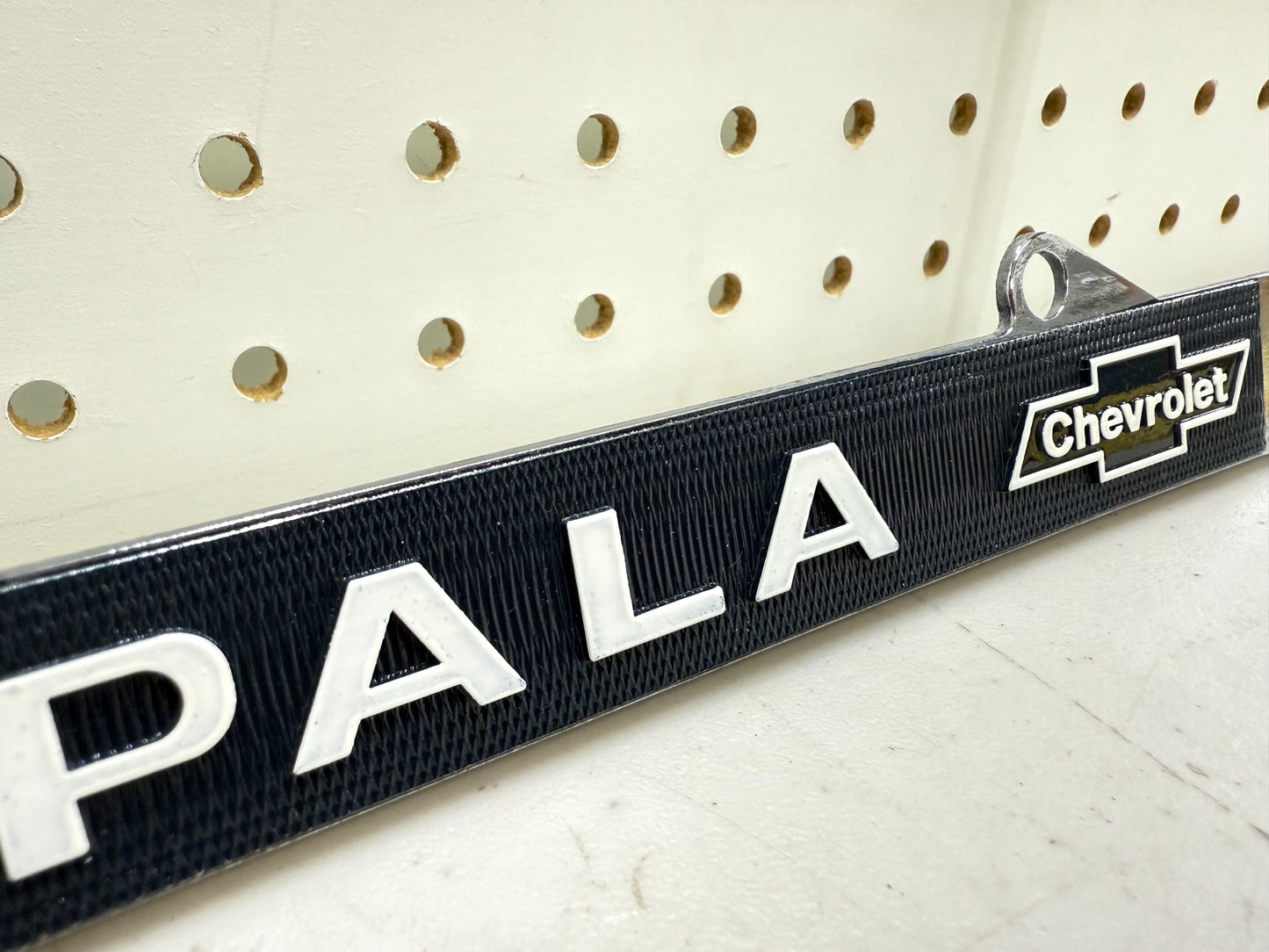 1959 CHEVY IMPALA GM LICENSED VINTAGE FRONT REAR LICENSE PLATE HOLDER RETAINER FRAME WITH DUAL BOWTIE LOGOS