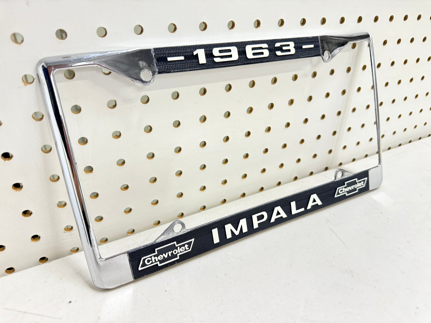 1963 CHEVY IMPALA GM LICENSED VINTAGE FRONT REAR LICENSE PLATE HOLDER RETAINER FRAME WITH DUAL BOWTIE LOGOS