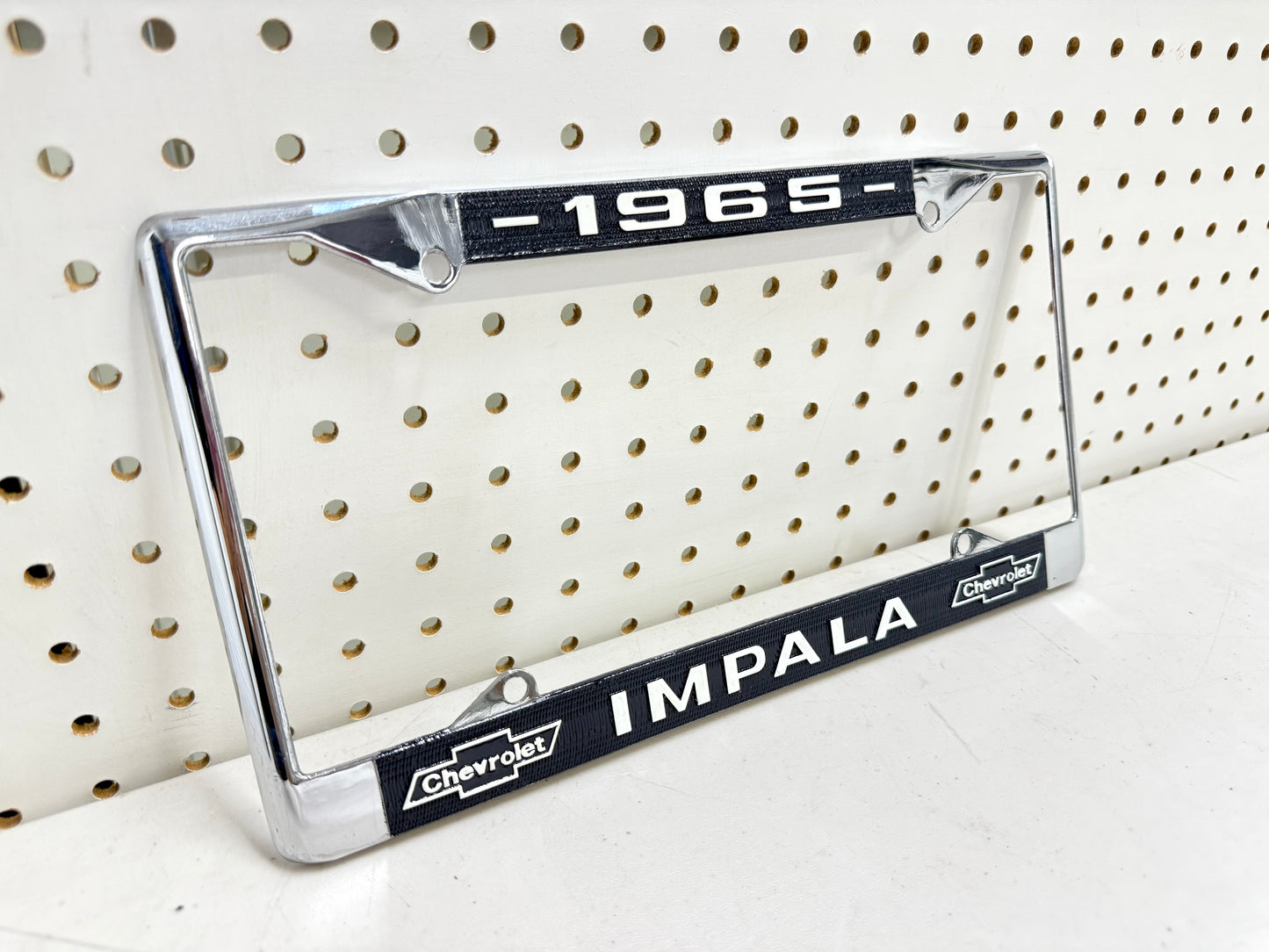 1965 CHEVY IMPALA GM LICENSED VINTAGE FRONT REAR LICENSE PLATE HOLDER RETAINER FRAME WITH DUAL BOWTIE LOGOS