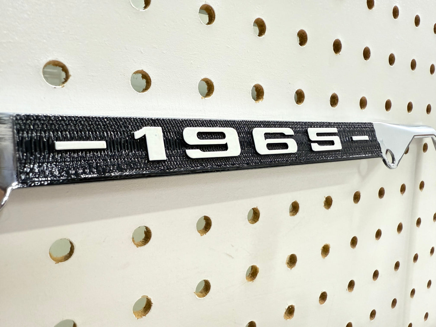 1965 CHEVY IMPALA GM LICENSED VINTAGE FRONT REAR LICENSE PLATE HOLDER RETAINER FRAME WITH DUAL BOWTIE LOGOS