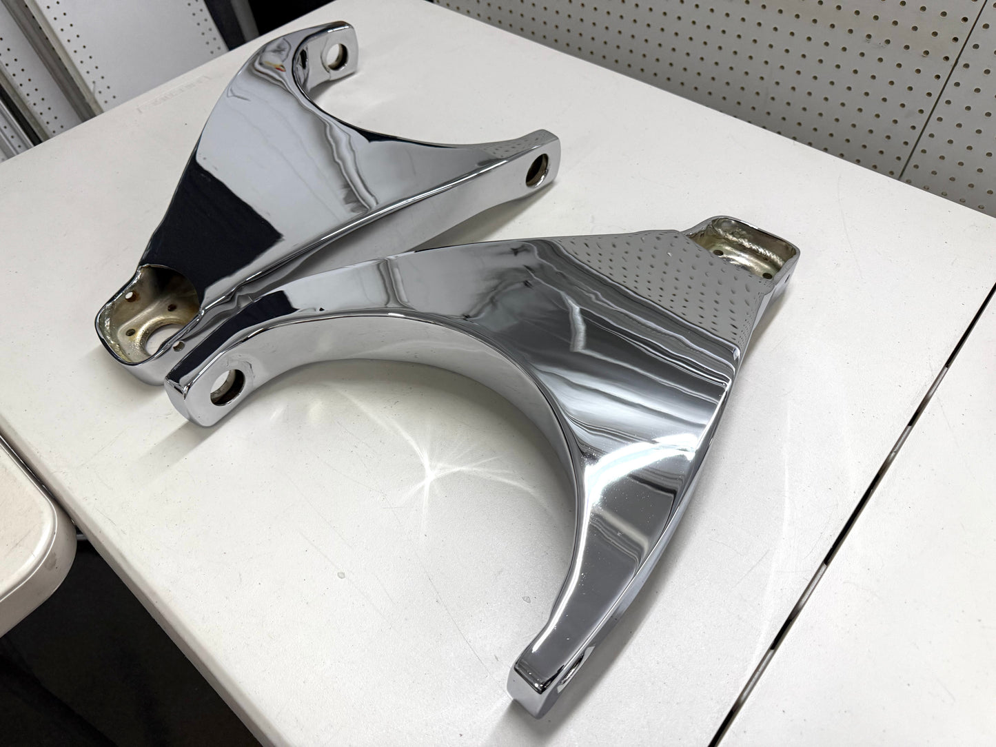 [ORIGINAL / OEM] 1955-1957 CHEVY BEL AIR TRI5 LOWER CONTROL ARMS REINFORCED AND MOLD (ARMS ONLY) 1PAIR / CHROME FINISH