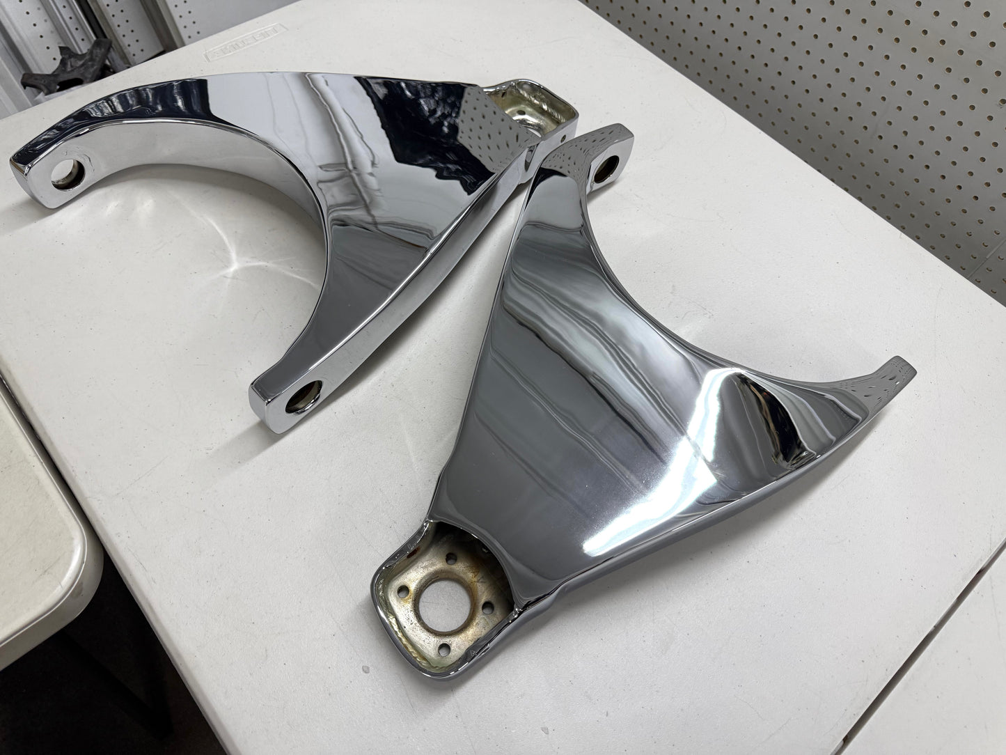 [ORIGINAL / OEM] 1955-1957 CHEVY BEL AIR TRI5 LOWER CONTROL ARMS REINFORCED AND MOLD (ARMS ONLY) 1PAIR / CHROME FINISH