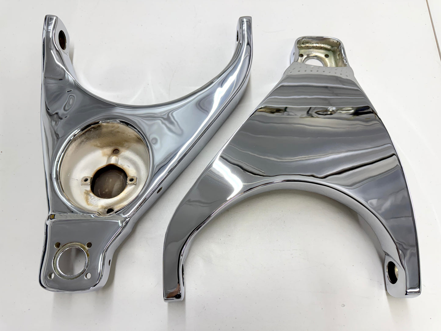 [ORIGINAL / OEM] 1955-1957 CHEVY BEL AIR TRI5 LOWER CONTROL ARMS REINFORCED AND MOLD (ARMS ONLY) 1PAIR / CHROME FINISH