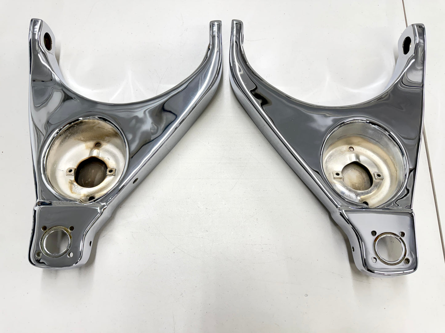[ORIGINAL / OEM] 1955-1957 CHEVY BEL AIR TRI5 LOWER CONTROL ARMS REINFORCED AND MOLD (ARMS ONLY) 1PAIR / CHROME FINISH