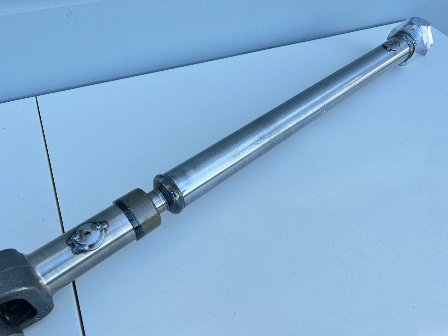 1958-1964 CHEVY CARS / CHEVY AND GMC TRUCKS BRAND NEW COMPLETE CUSTOM DRIVESHAFT FOR TH350 WITH STOCK CHEVY REAREND