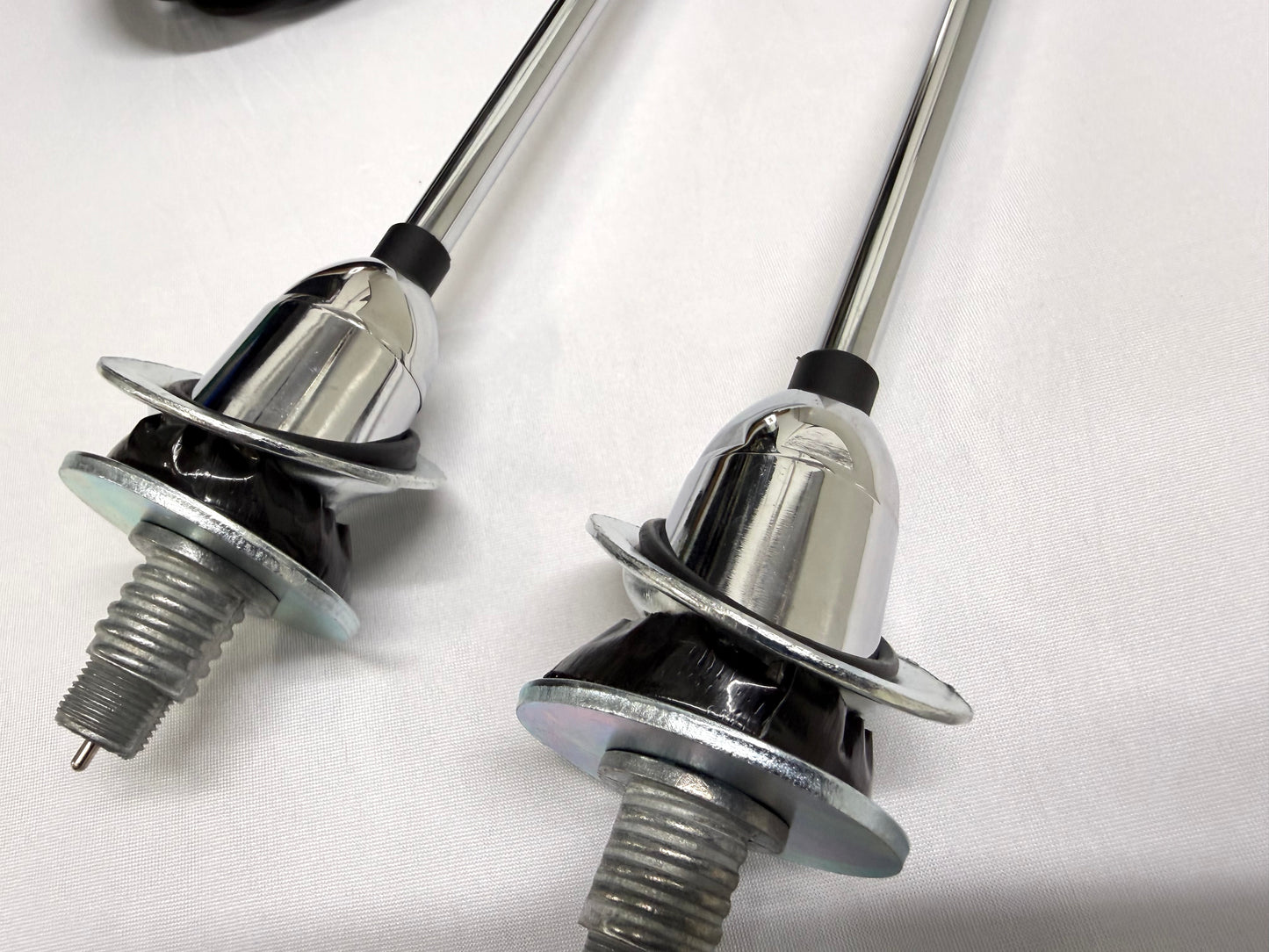 1965-1966 CHEVROLET CHEVY IMPALA REAR TELESCOPIC ANTENNA ASSEMBLY SET LH AND RH 1PAIR [NEW]