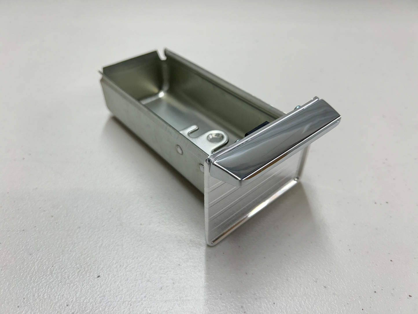 1963 CHEVROLET IMPALA BEL AIR BISCAYNE , FULL-SIZE PASSENGER CAR DASH ASH TRAY ASSEMBLY [NEW]