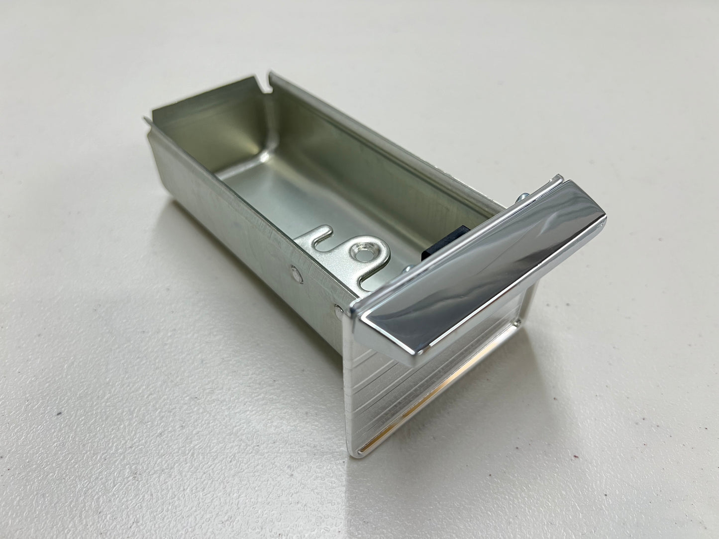 1963 CHEVROLET IMPALA BEL AIR BISCAYNE , FULL-SIZE PASSENGER CAR DASH ASH TRAY ASSEMBLY [NEW]