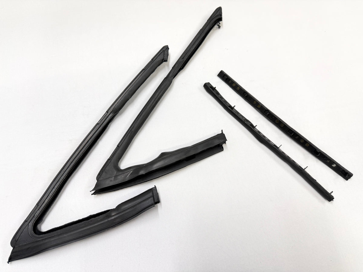 1963-1964 CHEVROLET CHEVY IMPALA 2 DOOR HARDTOP OR CONVERTIBLE DOOR VENT WINDOW WEATHERSTRIP SET RUBBERS 1PAIR [NEW]