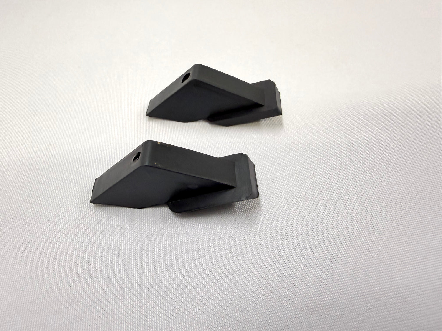 1963-1964 CHEVROLET CHEVY IMPALA 2 DOOR HARDTOP DOOR VENT WINDOW DIVISION BAR STOPS BUMPERS WEATHERSTRIPS RUBBERS 1PAIR [NEW]
